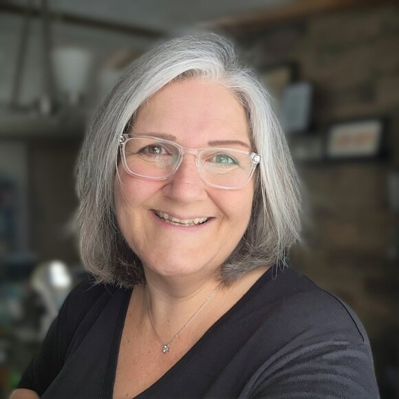 Meet your Posher, Pam - Picture 1 of 1